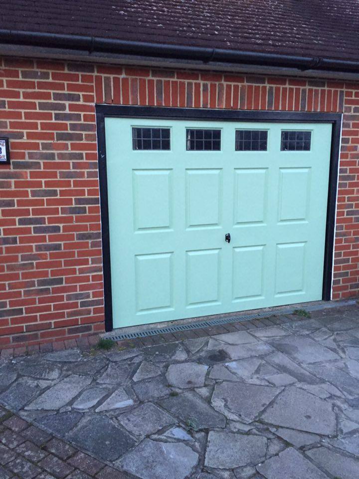 JakesPaints's tweet photo. A GRP garage door sprayed from white to green
#GarageDoorSpraying #OnSiteSpraying #GarageDoor #GRP #JakesPaints https://t.co/TChO0zrWG6