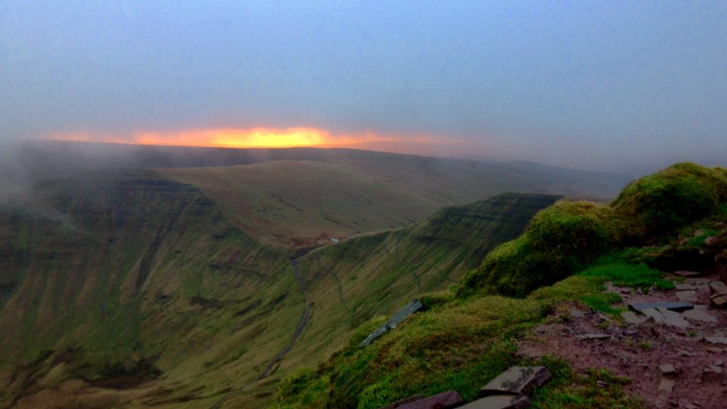 @TGOMagazine Will be running the #beaconsway in the #breconbeacons solo in 48hrs (or maybe a bit more!) this June.