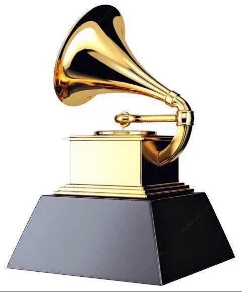 zaynbaabe's tweet photo. DOES ONE DIRECTION DESERVE TO WIN A GRAMMY AWARD?

RT - YES

FAV - NO

#VideoMTV2015 One Direction 
#1DHistoryVideo https://t.co/QvVIEvxX3c
