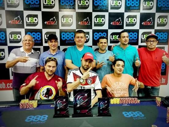 jjweismann's tweet photo. Começando o ano no torneio deep stack turbo do Evclub Sorocaba, 53 players, ficando em 6° ta bom demais. Vamooo2016 https://t.co/wQCPR8MQZt