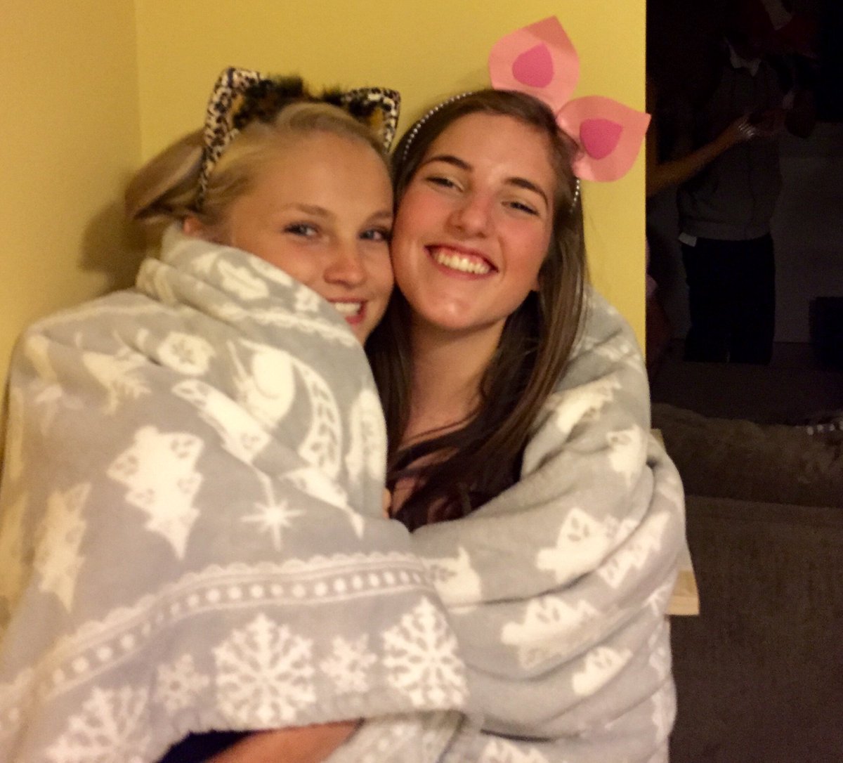 ellimhall's tweet photo. happy birthday to by bffl &amp; the prettiest girl I know @irelandm123 , ilsm <3 https://t.co/LK9DXUUuEr