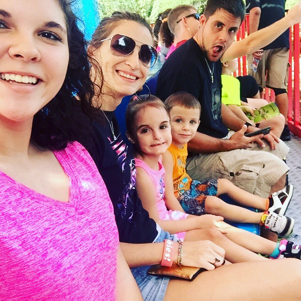 Agirlnextdoor82's tweet photo. #Legoland #firstdayof2016 #familyfun #mybabies #Legolandflorida #islandinthesky #funtimes https://t.co/TCA6tXaDdD