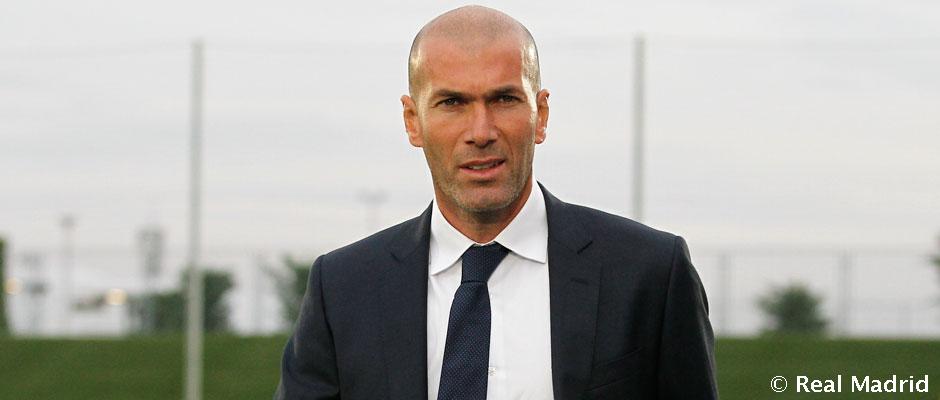 realmadrid's tweet photo. Zidane, una leyenda en el banquillo. 

📷⚽ https://t.co/WAD4sbAQ0O

#RealMadrid #HalaMadrid https://t.co/XOyywayOWI