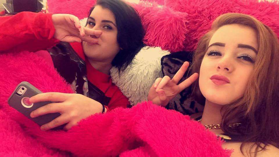 YellowAI_'s tweet image. // #writerselfie with my buddy while watching Hitman Agent 47  oh and #Online