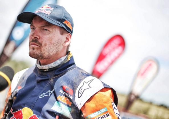 dakar's tweet photo. .@tobyprice87 takes the lead in the GC by just 2''/colocándose a la cabeza de la general por tan solo 2'' #Dakar2016 https://t.co/3Idlhbr4SZ