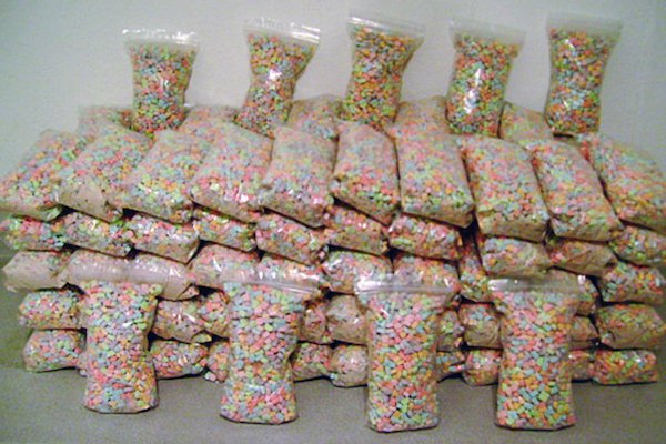 Win a GIANT bag of Lucky Charms Marshmallows + $1k of our fav products from 2015 > > bit.ly/omg-favs-givea…