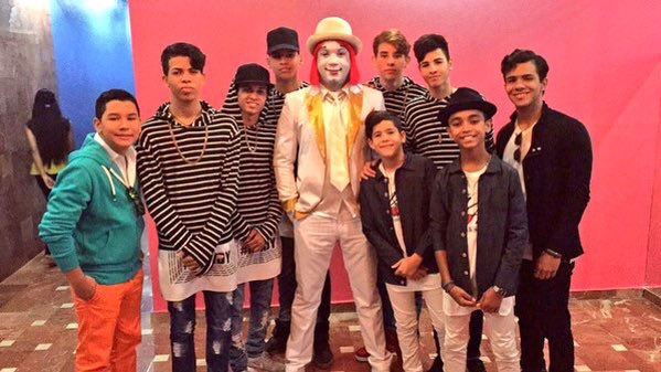 EdwarticasRD's tweet photo. Que Bellos Los Hombrecitos Míos 😻🙈❤️
#KanquiManiaEnExtremo15 
Muy Duros💘💪🏻
Excelentes Presentaciones 💖✌🏻️
-LOryL🍭 https://t.co/jaz35jipRD