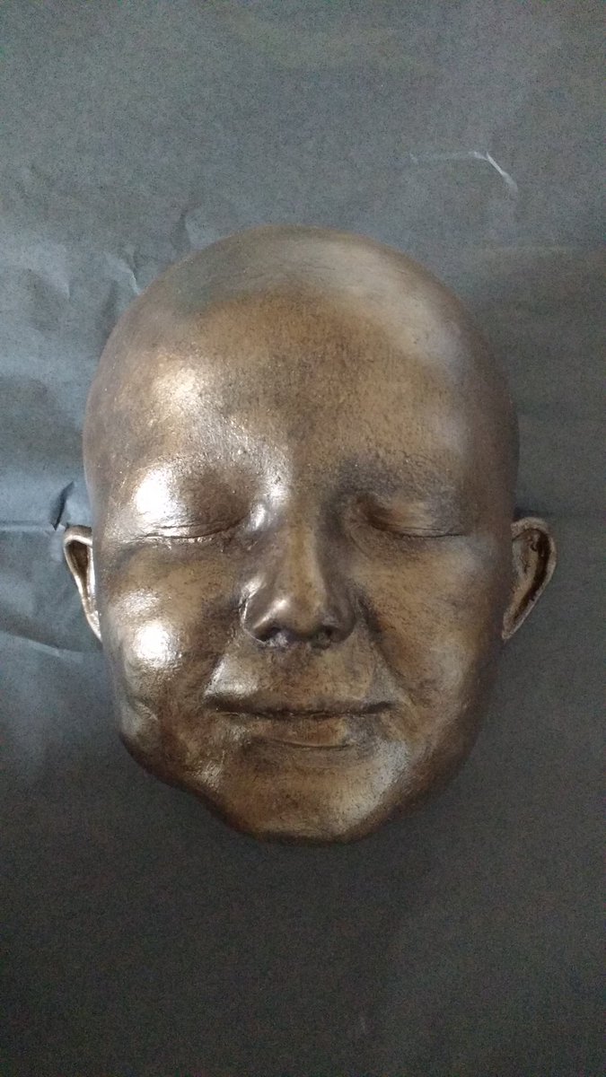 lifeMoulding's tweet photo. Children  bronzed face casts https://t.co/gP6PYwzGrc