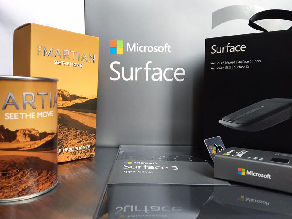 chadlesch's tweet photo. Thank you @MicrosoftDesign Swag arrived and will be put to good use :) #HackingMars #TeamEcho https://t.co/lTlQzv0tCa
