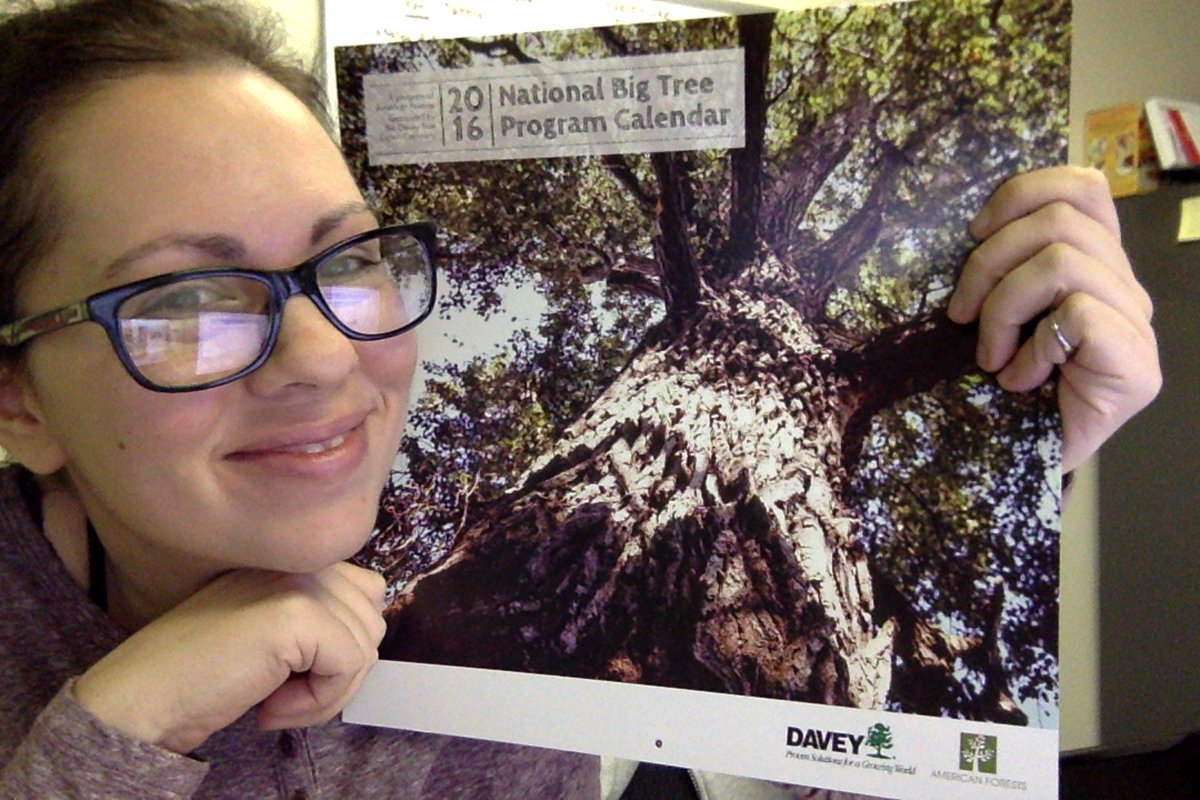 sarahusly's tweet photo. I've been on vacation, and I came back to this super-cool @DaveyTree calendar! #TreeHype! https://t.co/w0NEYrZM6u