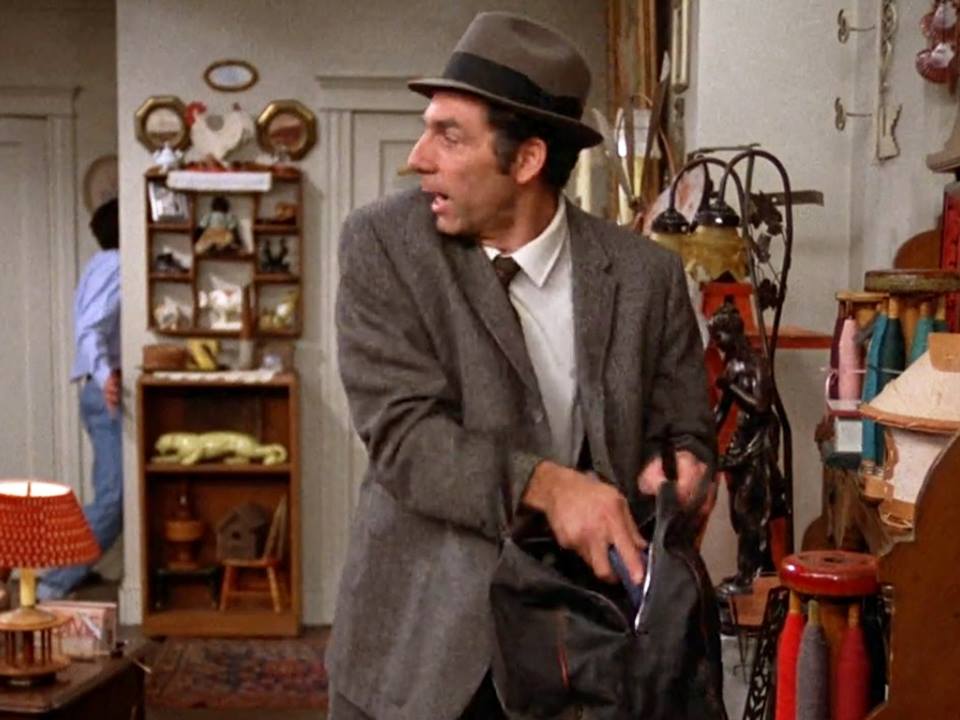 "Today is your lucky day Jr., cuz I’m gonna let you off with just a warning!" "The Statue" is on #Seinfeld tonight! https://t.co/G66u3UaugZ