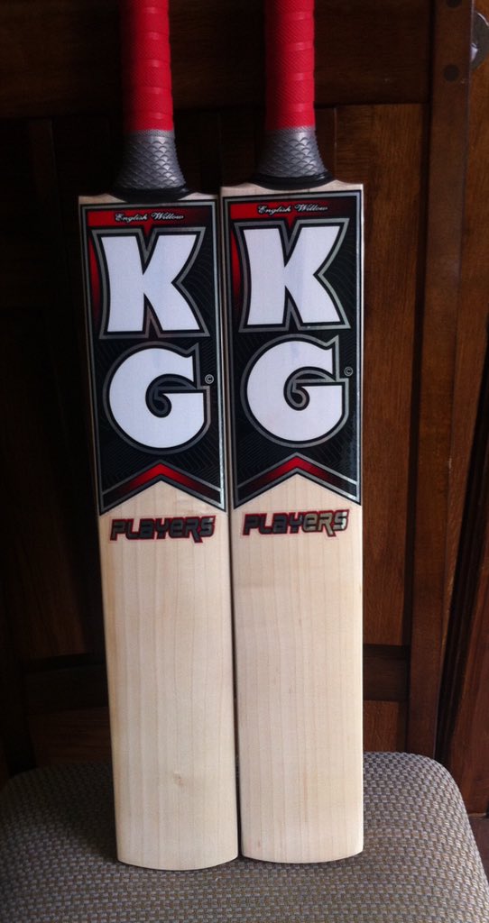 #Competition! We R giving away a FREE #Cricket bat 2 1 of our lucky followers. Winner announced at 10pm! #Giveaway