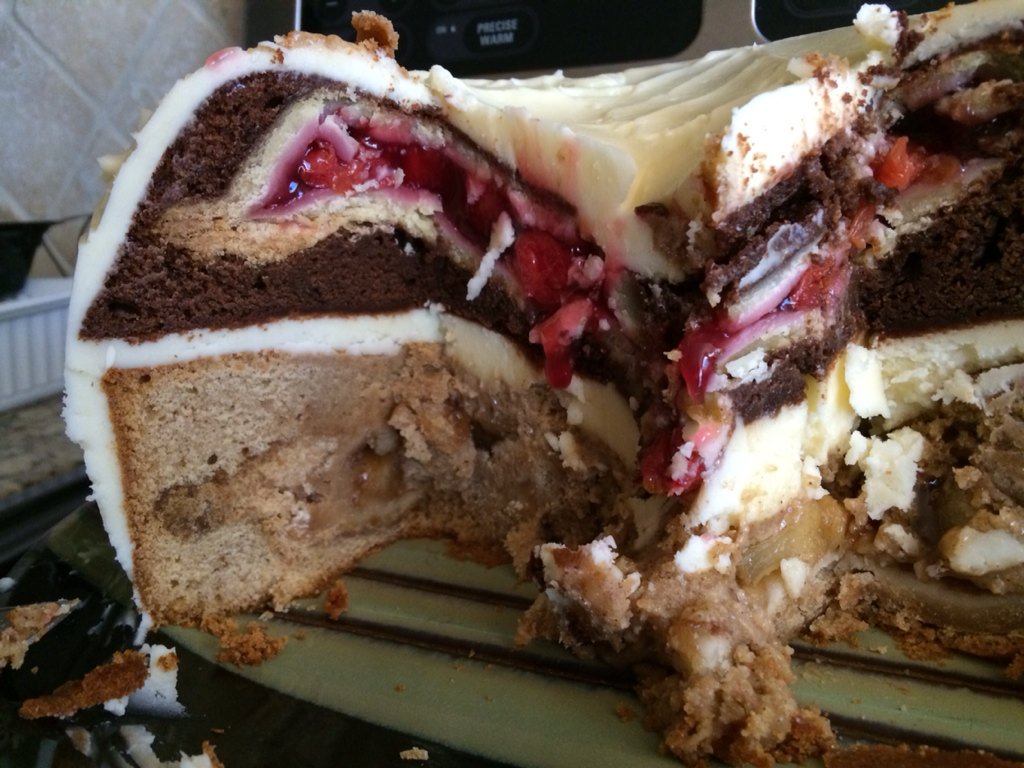 HisHersFoodBlog's tweet photo. #mondaymotivation means a #piecaken #breakfast! #MyResolutions2016 what?! #hungrygirlproblems #foodblogger https://t.co/iS6slsgazS