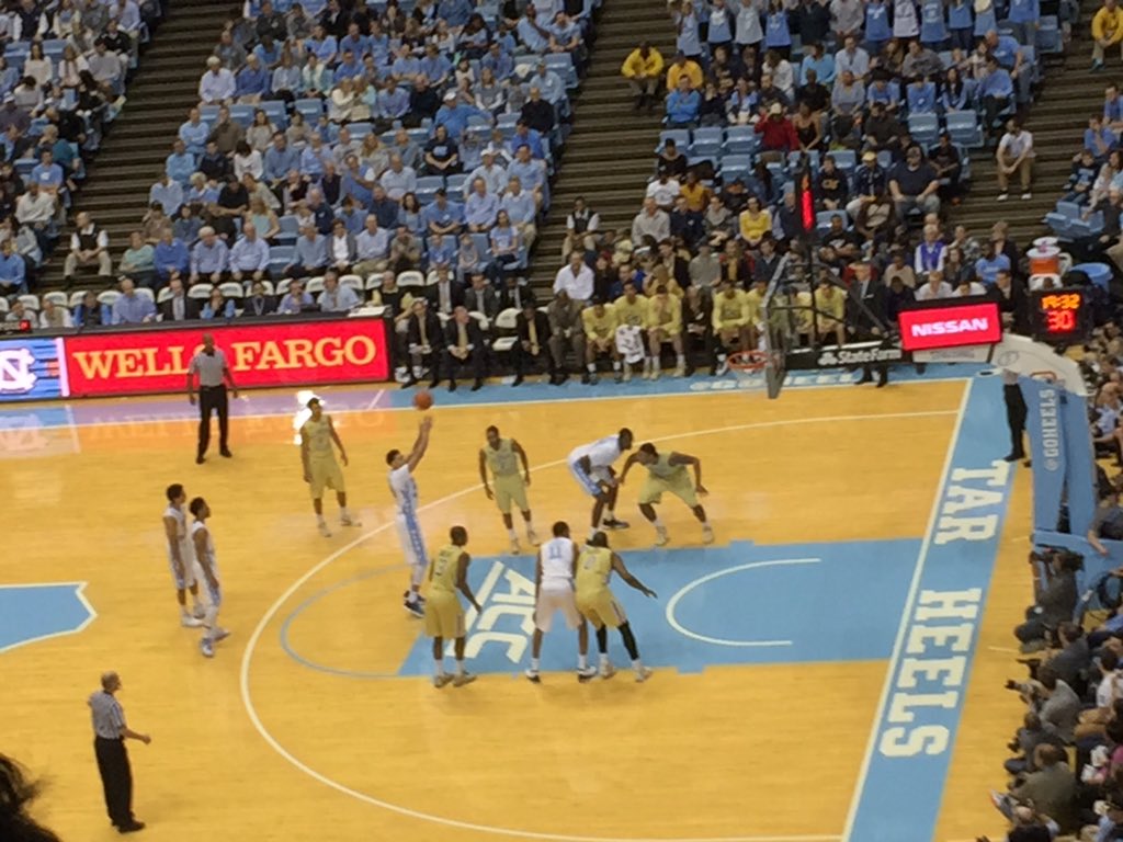BAnExample's tweet image. Justin Jackson shooting a free throw at the UNC vs Georgia Tech on Saturday #TarHeelNation #CarolinaBlue 🐑🏀🐑