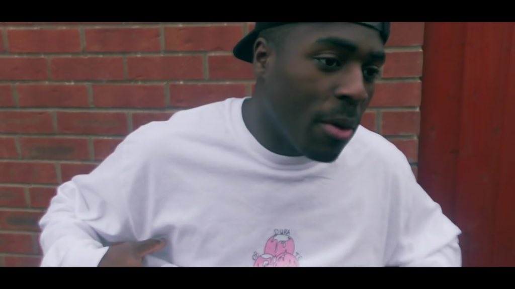 TGFreactions's tweet photo. when your mums sat talking to someone and you're stood there like 

@RomellHenryTgf https://t.co/LQILLrX2Sa