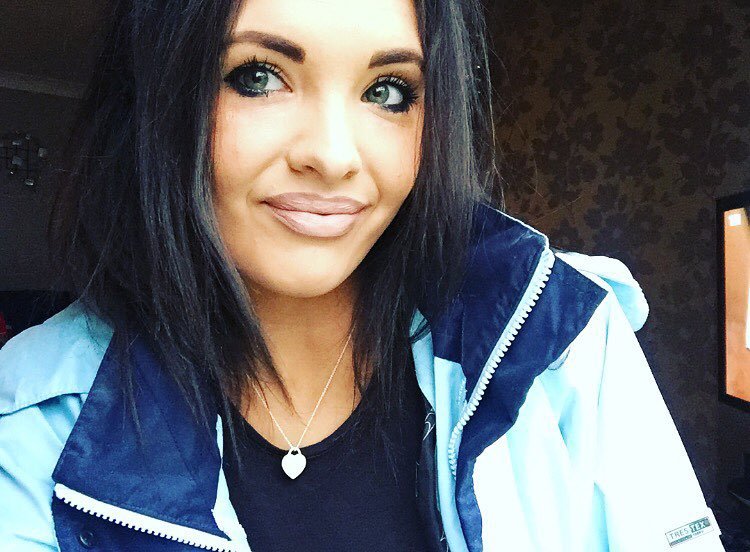 juliabryce92's tweet image. Big walks with the pooch on the rain. Safe to say I wasn't smiling after! 😿 #frozen #soake… ift.tt/1n0bPWS