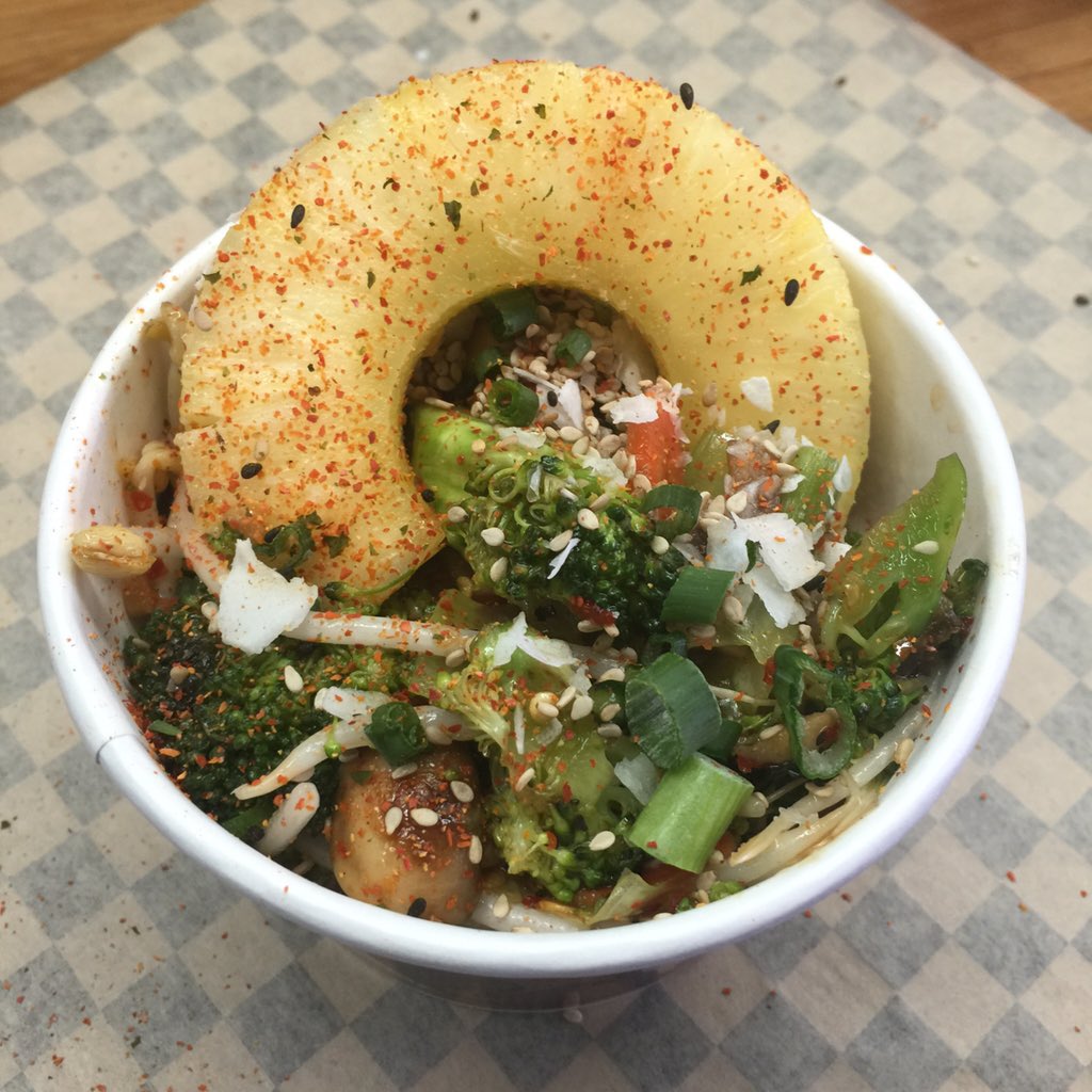 Ohanas395's tweet photo. Ghost Pepper Sweet Chili Stir Fry #vegan #spicy #streetfood #foodtruck only $6 @JuneMountain https://t.co/eTBdURqeaK