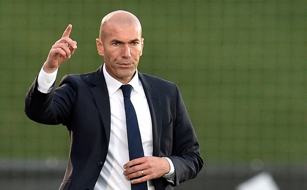 لا أعرف قدراته التدريبية
ولكن

أن تكون لاعب كرة قدم
وزيدان هو المدرب
ولا تعطيه 120٪ في الملعب

انت لاعب منتهي 😒