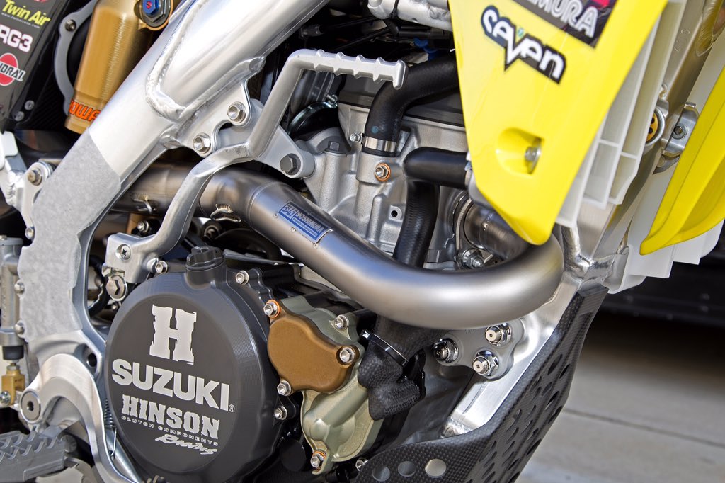 YoshimuraUSA's tweet image. Sneak Peek: The 2016 Yoshimura Suzuki RM-Z450 of @js7 . #Yoshimura #A1 #SX2016