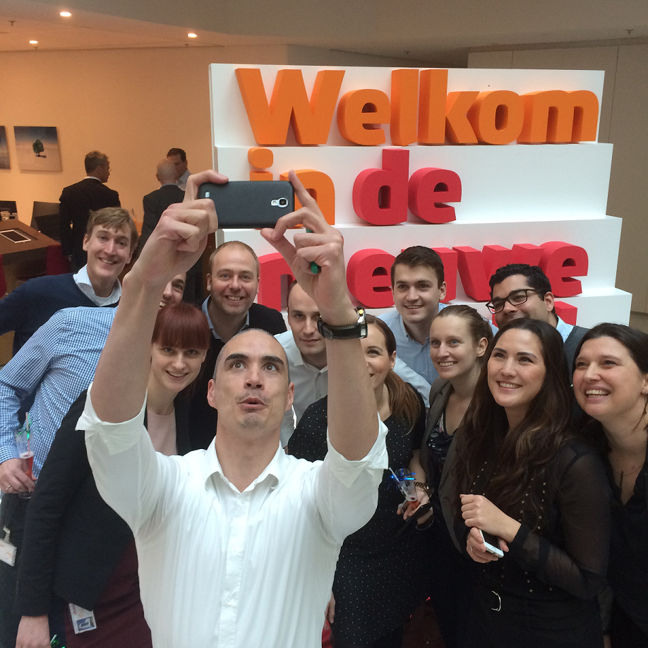 werkenbijeneco's tweet photo. 10 nieuwe collega's fris het jaar gestart! Zij maakten meteen kennis met de nieuwe campagne: https://t.co/QhCGRUQWFw https://t.co/MNmJw8isk5