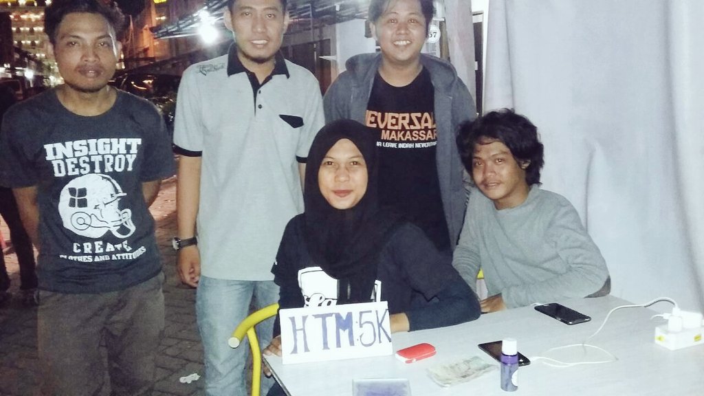 Muka lelah panitia @FCM_SULSEL 
1. <a href="/RezpectorSulsel/">rezpectorSulsel</a> 
2. <a href="/KK_Makassar/">Kerabat Makassar</a> 
3. INevMKS
4. <a href="/LF__makassar/">LAST FRIENDS MKS</a> 
5. @Parawali_MKS