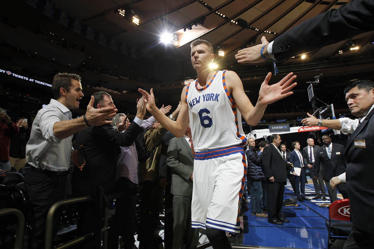 RT to cast your <a href="/NBAAllStar/">#NBAAllStar</a> ballot for <a href="/kporzee/">Kristaps Porzingis</a>! #NBAVote #KnicksToThe6