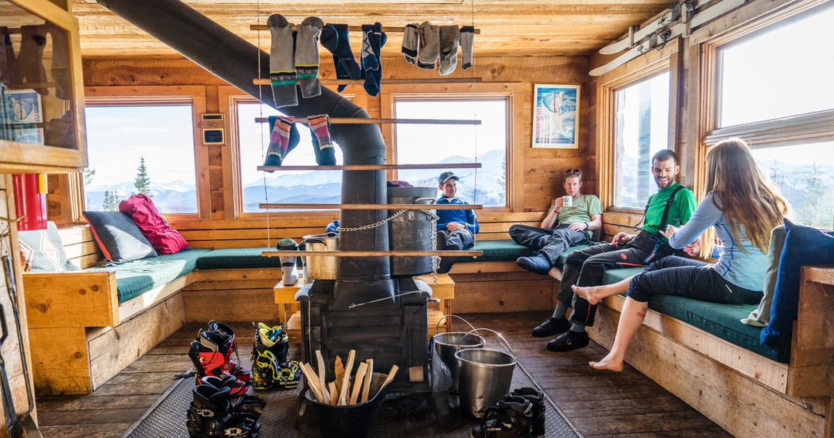 TheOutbound's tweet photo. Rally the crew and head out on this epic winter cabin adventure in #Colorado. https://t.co/tbub6NgsQQ https://t.co/umYrHRkvPp