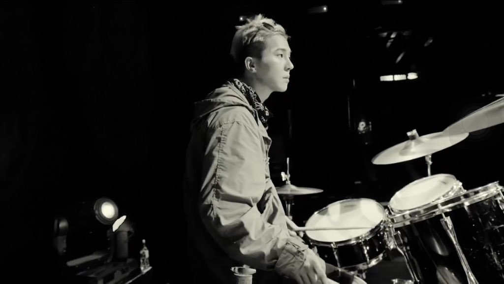 teammino's tweet photo. mino on the drums 😍 https://t.co/0AYzs5lzhk