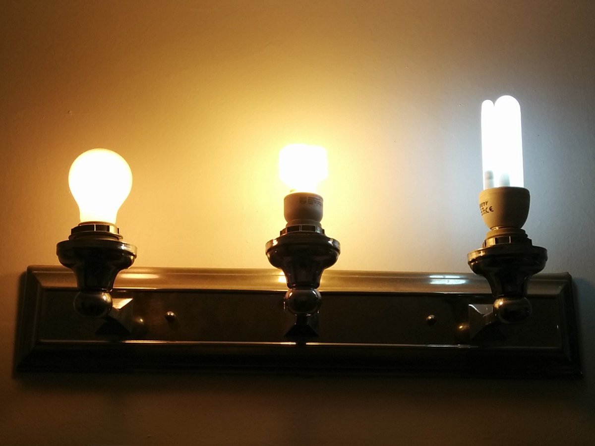 Ericcato88's tweet photo. Awesome Lights! #Variety #WhenYouCanOnlyFindDifferentOnes https://t.co/3AGMZFgwKD