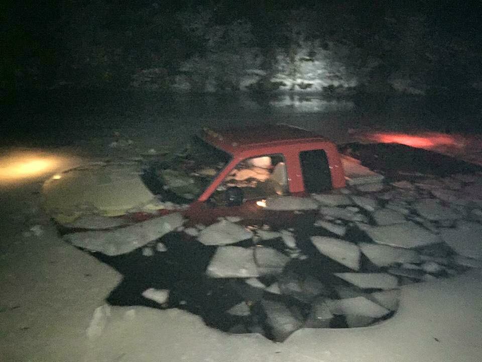 aksportscarclub's tweet image. Ice Race #1 for this Saturday has been canceled. Photo explains why.  #IceRacing #AK Photo credit: Craig Clayton