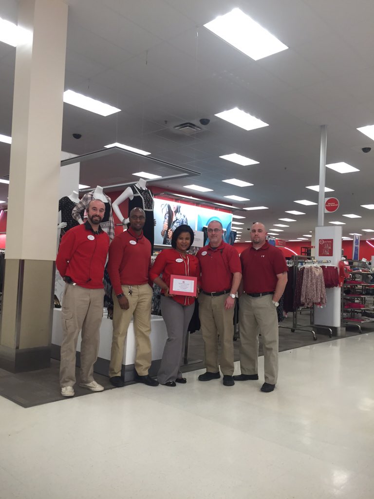 pratt_reggie's tweet photo. Congrats to our Dec You award winner Ms. Lare #youmaketarget @keithlyons01 @LydiaDiazTGT @GinaMogollon @CannataMike https://t.co/u7IBRmyqjt