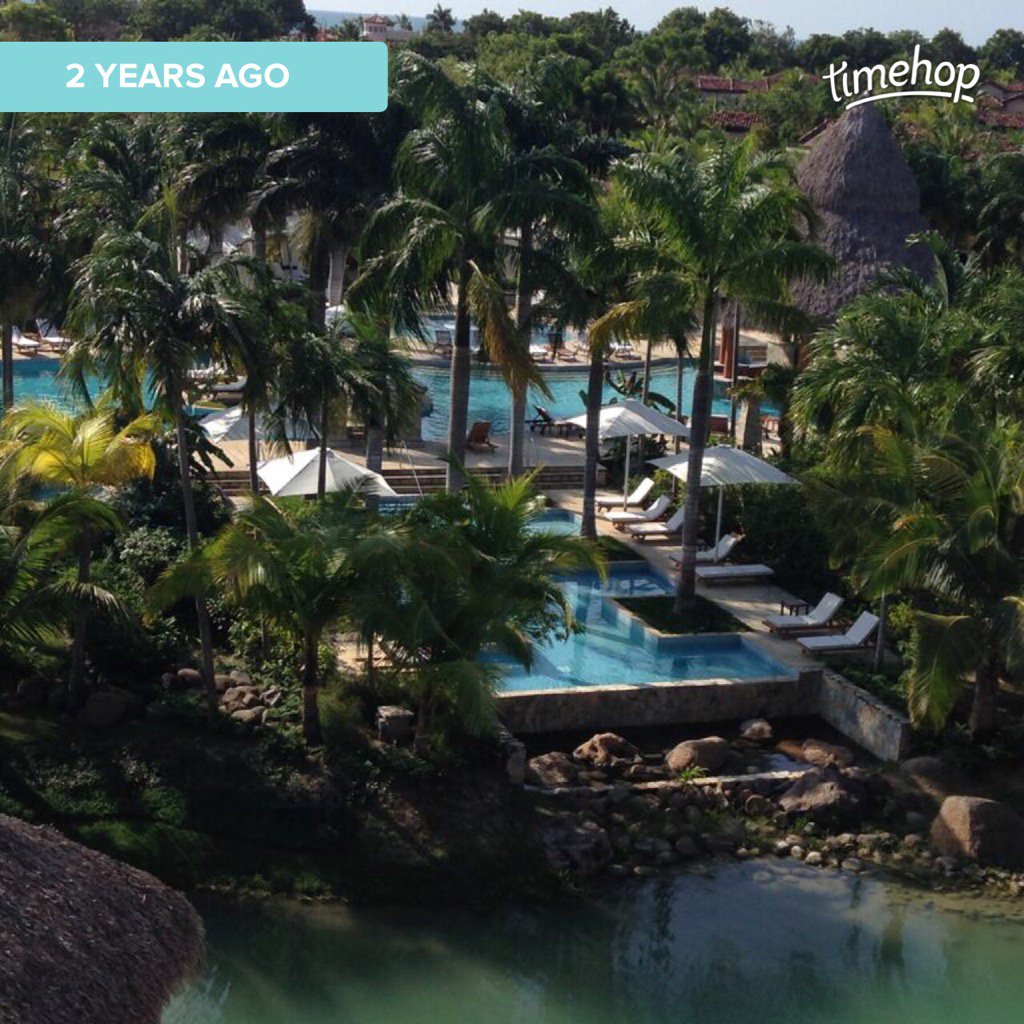 K8tydidD's tweet photo. Well this is depressing #panama #vaykay #polkadotbikini #hellopalmtrees #timehop https://t.co/yMGrTAA7Uw