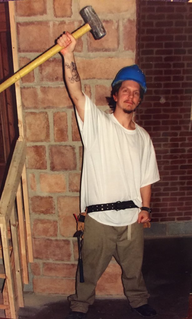 FreeJeremyNet's tweet image. New year, new pictures of #JeremyHammond! freejeremy.net/2016/01/04/new… Enjoy! #smashthesystem #2016 #FreeJeremy