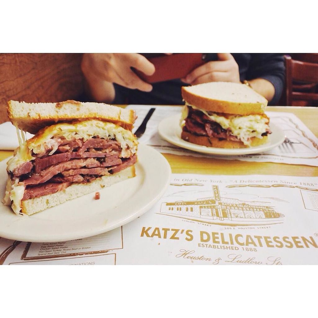 fromthetabletop's tweet photo. A big hello from frosty NYC with this @katzsdeli Ruben in hand. 😋👌🇺🇸🗽 #nyc #pastrami #katz… https://t.co/GGfIeeJ99O https://t.co/wjbWclj7Hx