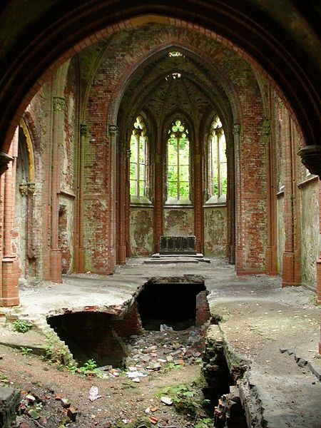 abandoned_pics's tweet photo. Kopice Castle, Poland. Beautiful abandoned castle circa 1300s. https://t.co/7u9d8xQt9z
