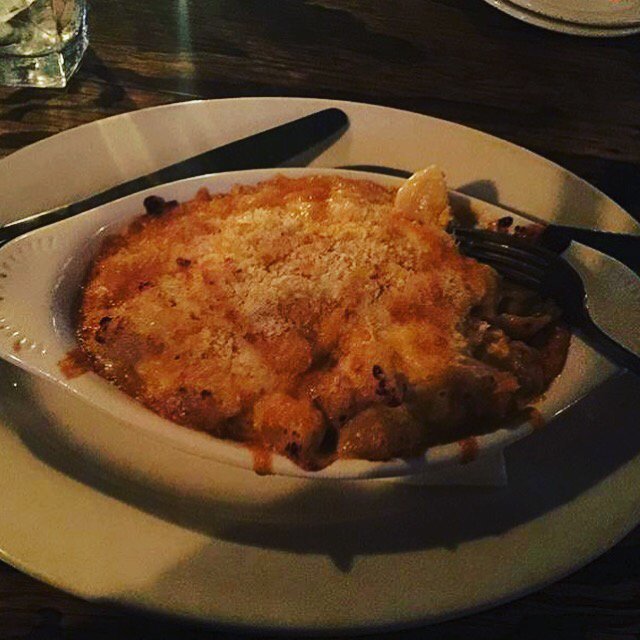 NorthernBellNY's tweet photo. Whatever, first Monday of 2016. We have mac and cheese. And it’s baked. With breadcrumbs on top. #noresolutionneeded https://t.co/NK2QBFuCv4