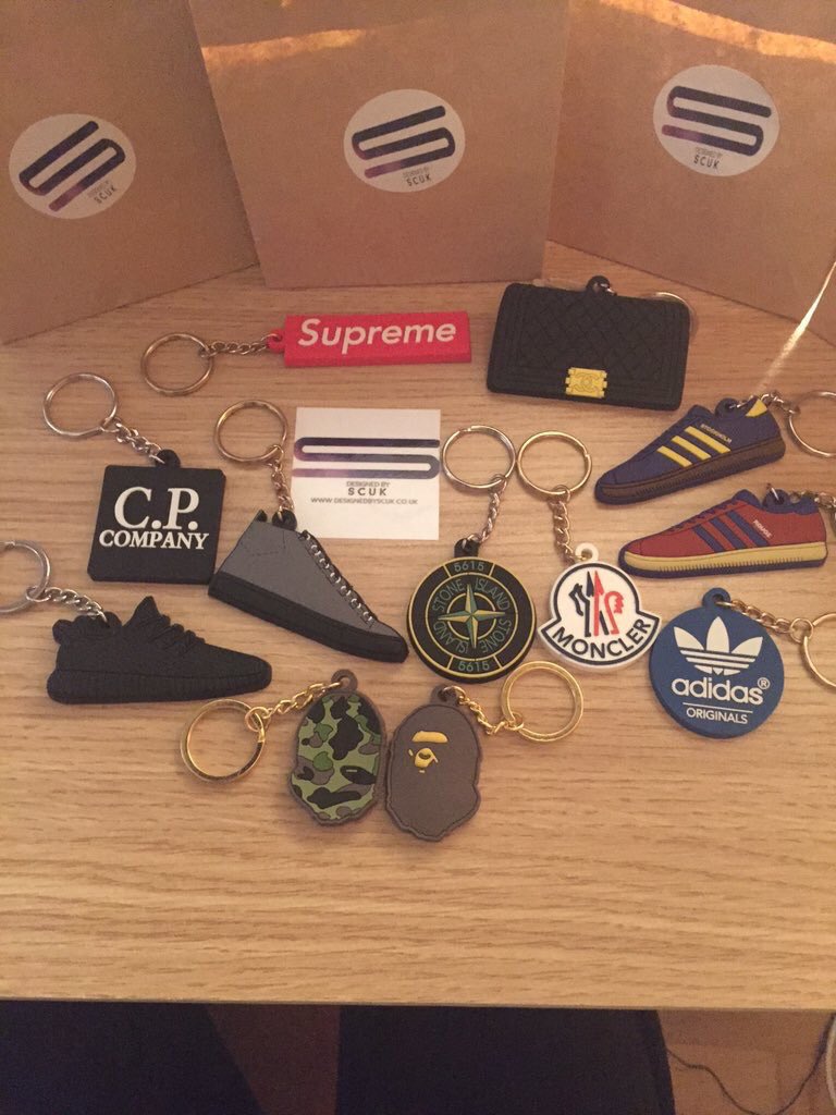 CedricMoore64's tweet photo. Just ordered my 🔥 @adidasUK keychain from @DesignedBySCUK use promo CMPROMO15 for 15% off. https://t.co/lDbEygenyW https://t.co/RdsMziqPXd