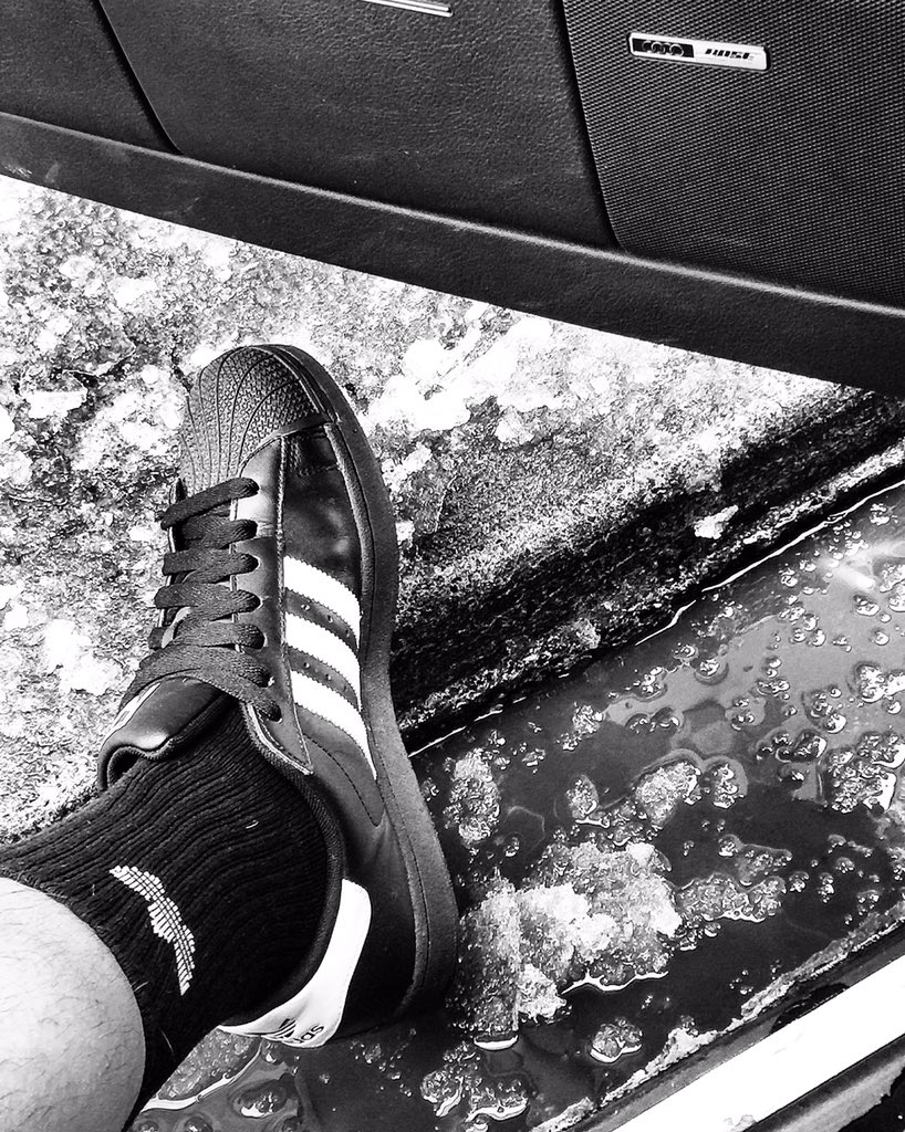 bigjohnNEP's tweet image. Keepin' it old school and simple out here on the frozen tundra...... #ShoeWhore #ShellToes #Adidas @adidasoriginals