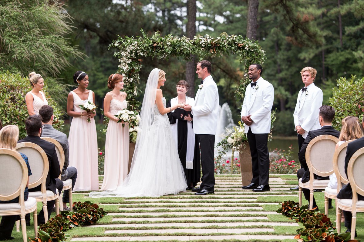 heartofncwed's tweet photo. See more photos of this gorgeous @The_Umstead styled shoot which appears on #SBGmag's cover! https://t.co/q6v0ztPfAU https://t.co/YAdZsWY8kK
