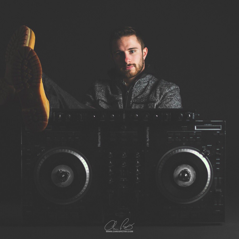 DJWolf330's tweet photo. The start of the new 2016 week! Wed. - Mickey's in The Valley 
Thurs. - M Bar 
Fri. - TBA
Sat. - Private Party https://t.co/sWkegjqXuv
