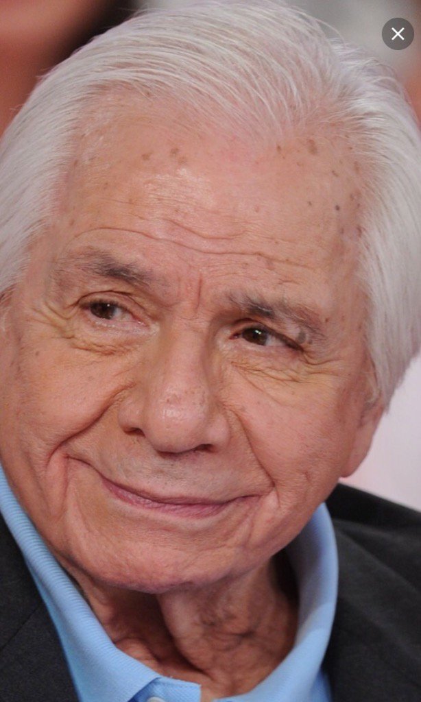 gadelmaleh's tweet photo. Adieu monsieur Galabru.Un grand monsieur de la comédie nous a quitté.Le sourire et les larmes me viennent ce soir. https://t.co/LTRN2YAwnT