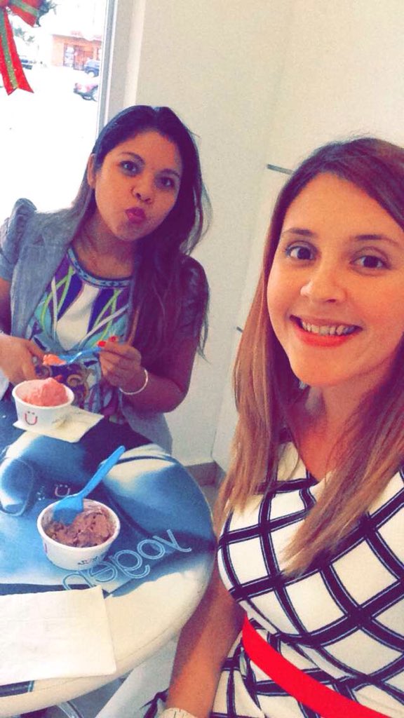 AnyLouSa's tweet photo. Compartiendo un antojito con la bestie! Te ganaste el primero 👏 @MariiaReyes22 #100HD #100happydays #Dia1 https://t.co/ZcfSFEaEUf