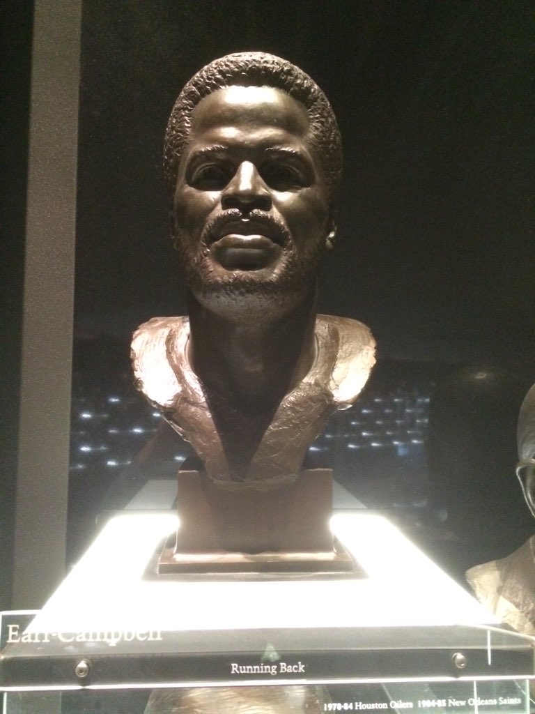 BigDaddyErn76's tweet photo. Glad my kids got to see all the greats in Canton @EarlCCampbell https://t.co/MTMszTNroe