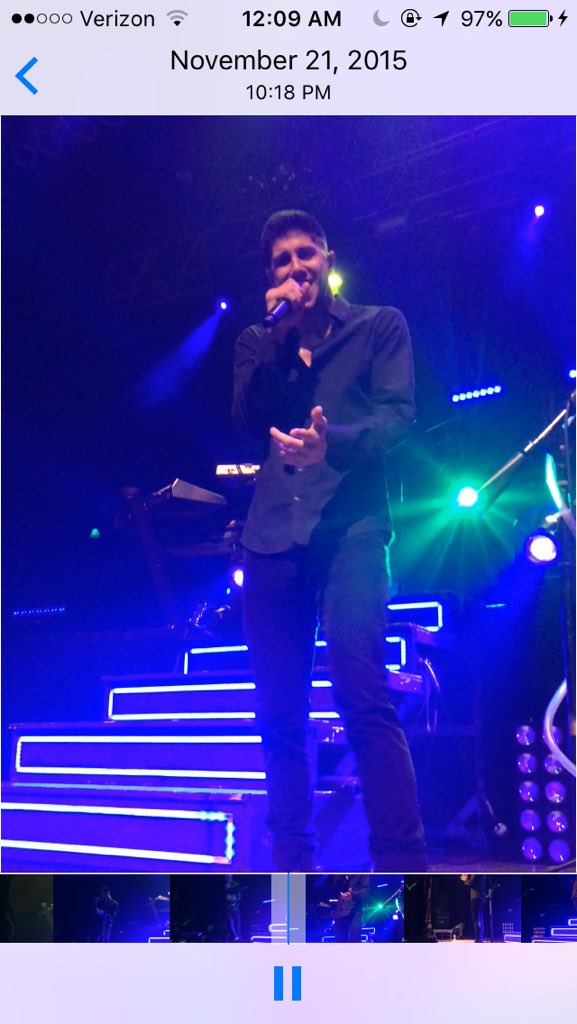 _ChloeeeAnn's tweet photo. can't sleep so I'll just watch my videos from #TheFallinUpTour 😛🎉 @OfficialSoMo https://t.co/Rs9V5p20g0