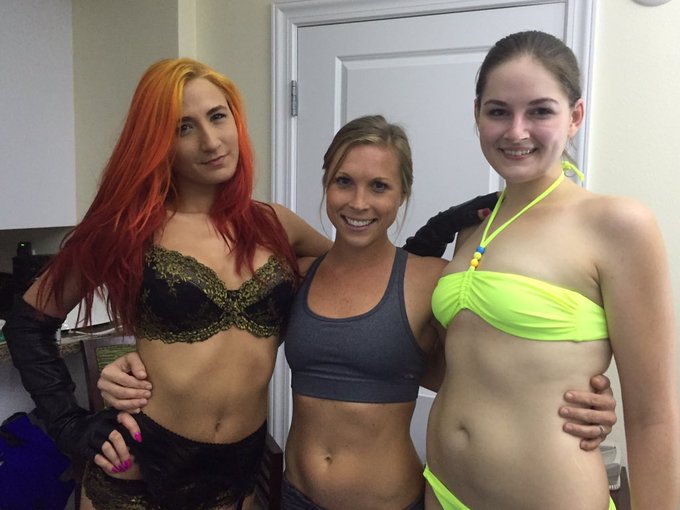 Thanks to @GoddessAmadahy we have a new friend @MishkaValour !! Always a good time with @RG_Scissors<a class="tags" href="/tag/goddessamadahy">@goddessamadahy</a><a href="/tag/nakedyoga"class="tags"><span>#nakedyoga</span></a><a href="/tag/sunriseyoga"class="tags"><span>#sunriseyoga</span></a>