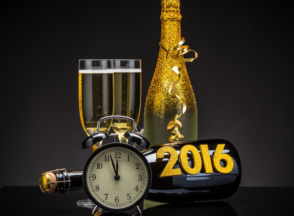 Друзья, поздравляем Вас с Новым, 2016 годом! 
Желаем в новом году еще больше успехов, удачи и больших выигрышей.