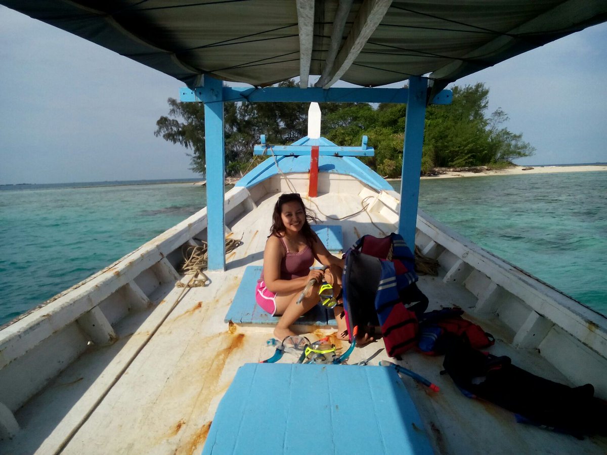 LivingOnBoat's tweet photo. Heading to the #Island. Prepare for #Snorkeling. Enjoying the #Ocean. This is @Livingonboat #LIFE. https://t.co/uvSiI6JBNJ