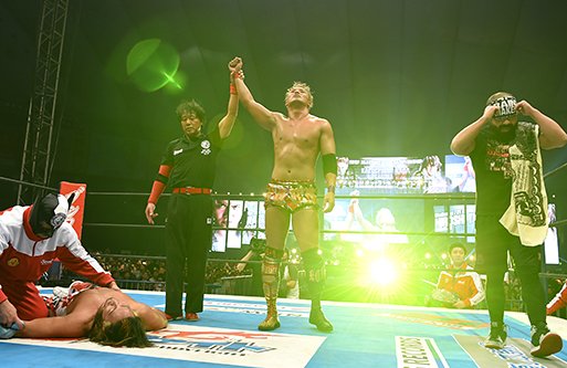 NJPW Wrestle Kingdom 10  CX7EUOWUMAA_f5N