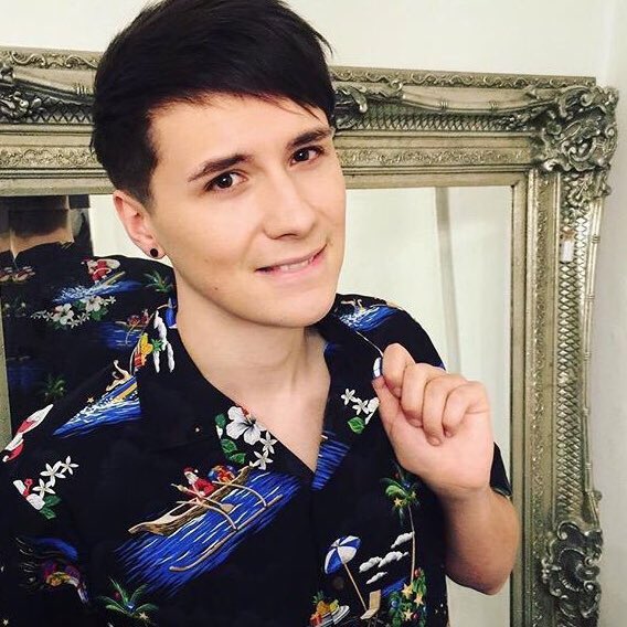 ytthreads's tweet image. who has the best fashion sense?