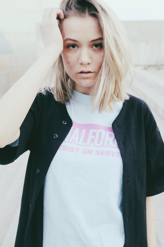 mochasucks's tweet image. A shout out to the early MVP of 2016 @kaatieflaherty for killing these @FINALFORMSEA looks! 📸 SITES UP THIS FRIDAY ✨